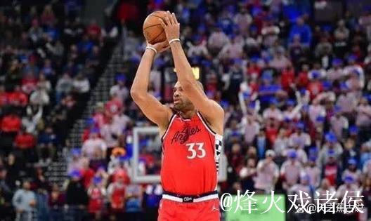 次节还剩4分钟哈登追身三分命中，取得本场首记运动战进球